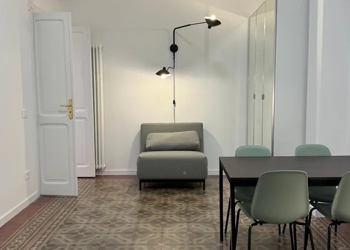 Noliday Center Art Deco شقة سافونا
