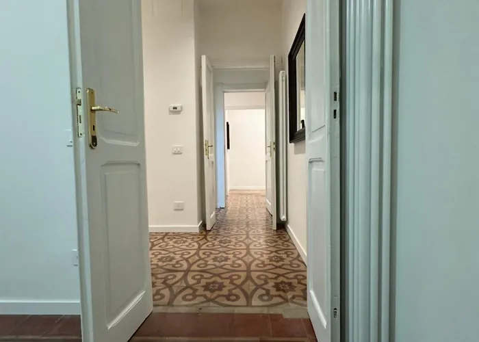 Noliday Center Art Deco شقة سافونا