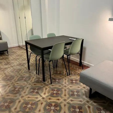 Noliday Center Art Deco Apartment *