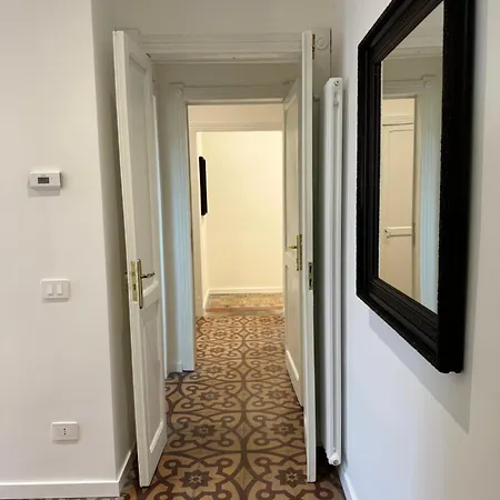 Noliday Center Art Deco Apartment
