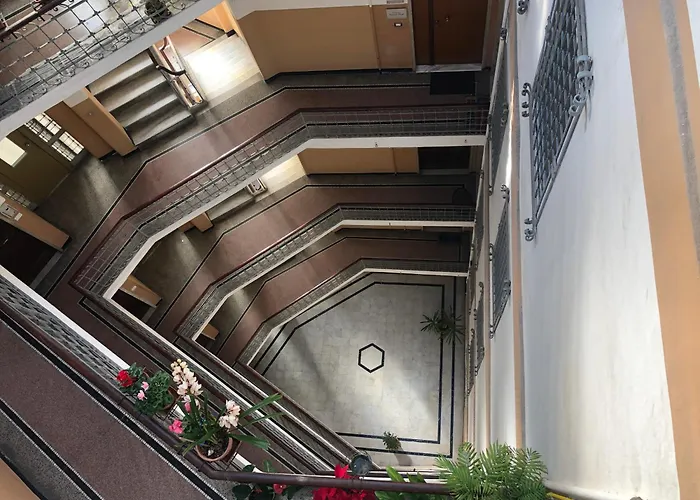 Noliday Center Art Deco סאבונה